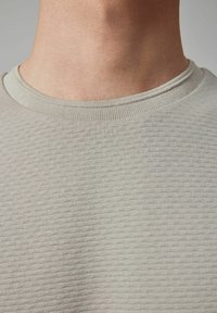 Next TEXTURED REGULAR FIT - Jednoduché tričko - grey