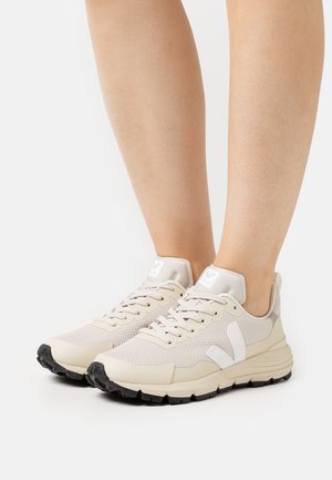 DEKKAN - Trainers - natural/white