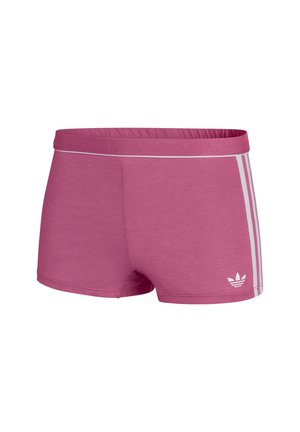 Pantalones cortos deportivos rosas con una textura suave, que presentan tres franjas horizontales blancas en los lados y un logo de Adidas en la parte frontal.