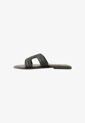 Next, REGULAR FIT - FOREVER COMFORT® EMBELLISHED MULES . - Šľapky - new black