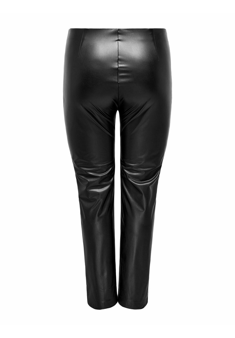 Zwarte faux leren broek met een gladde textuur, een aansluitend ontwerp en een op maat gemaakte tailleband. Beschikt over taps toelopende benen en subtiele naden.