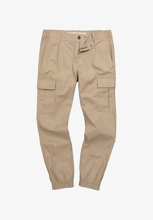 Pantalones cargo beige hechos de tela ligera, con múltiples bolsillos laterales, una cinturilla elástica y puños ajustados en los tobillos.