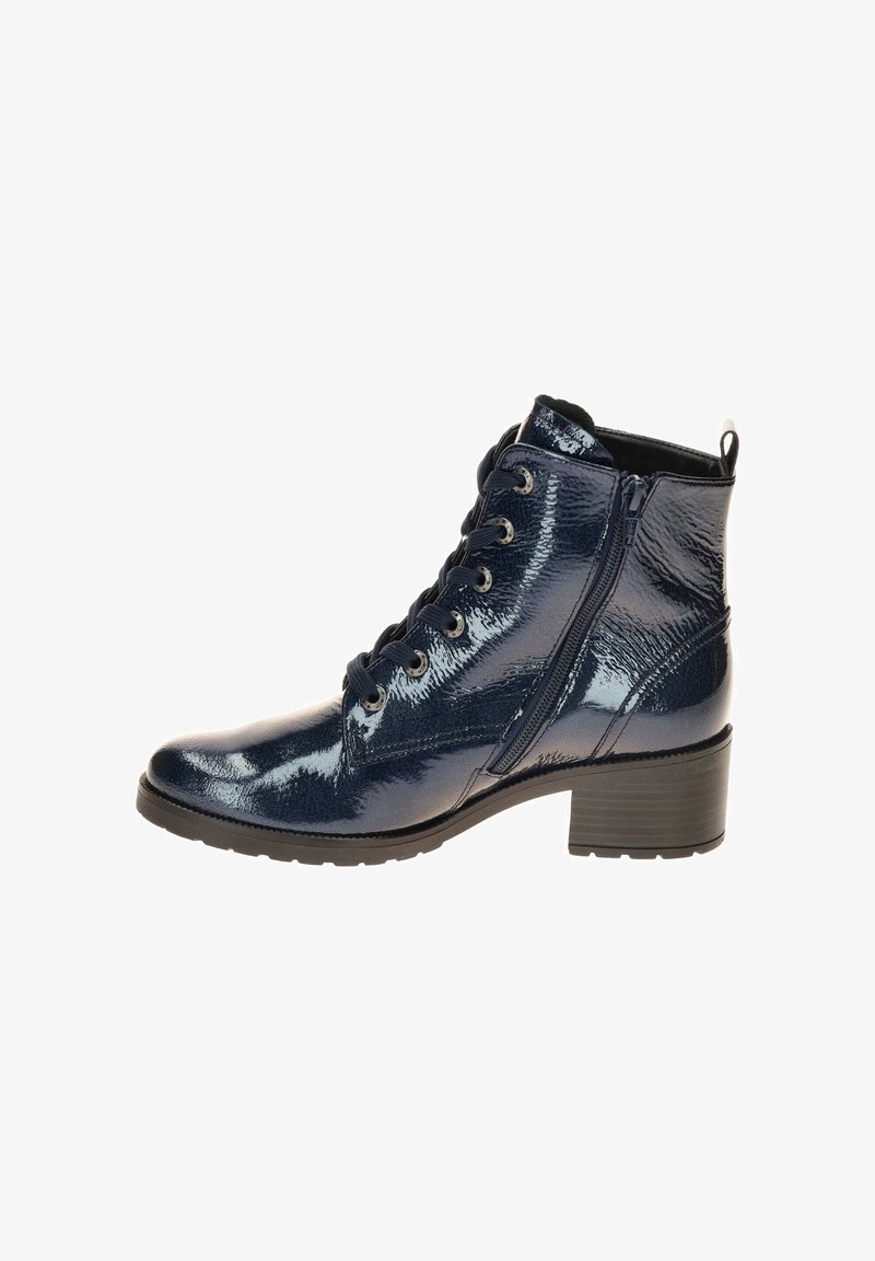 Botines de charol azul marino con cordones en la parte delantera, cremallera lateral, punta redonda y tacón cuadrado. Textura suave con un acabado brillante.