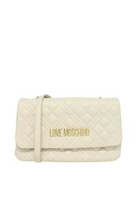 Borsa a tracolla trapuntata di colore crema con il logo oro "LOVE MOSCHINO". Presenta una patta ribaltabile e una tracolla removibile. Texture liscia.