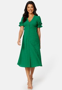 Bubbleroom V-NECK BUTTONED MIDI DRESS - Denní šaty - dark green