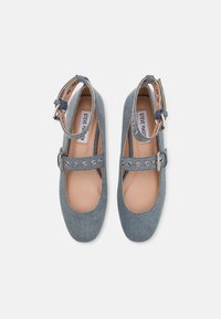 Steve Madden MACBETH - Bailarinas con hebilla - blue denim
