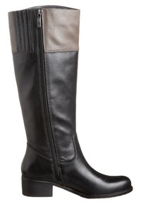 Botte haute en cuir noir avec un panneau gris en haut, fermeture éclair latérale, bout arrondi et petit talon bloc. Texture lisse avec des détails de couture.