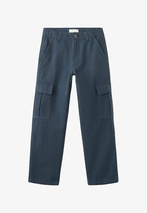 Temno modre delovne hlače z zapiranjem na gumb, sprednjimi žepi na straneh in zaponkami na vsakem stegnu, položene na ravno na belem ozadju.