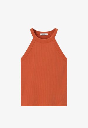 Haut sans manches côtelé orange rouille à col licou rond avec étiquette de marque à l'intérieur du col.