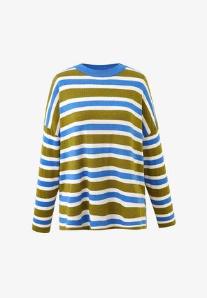 Pull en maille à manches longues avec rayures horizontales en vert olive, bleu clair et blanc, avec un col rond bleu clair.