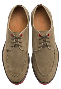 RYŁKO Sznurowane obuwie sportowe