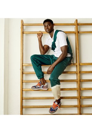LEGGERA - Baskets basses - marino