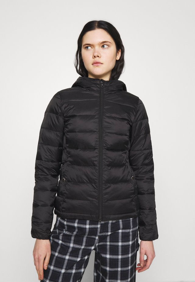 ONLSANDIE QUILTED HOOD JACKET - Übergangsjacke - black