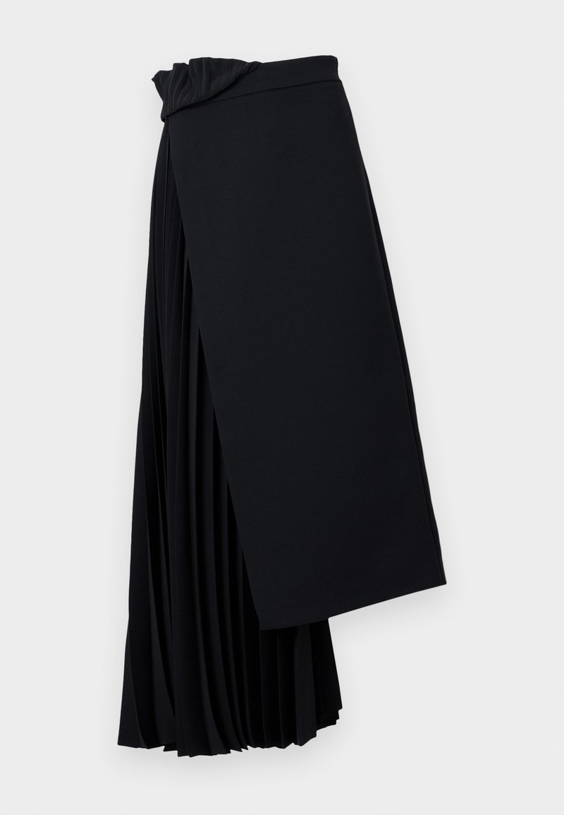 Gonna nera plissettata realizzata in tessuto leggero. Presenta un design della vita drappeggiato e una silhouette fluente con pieghe sovrapposte.