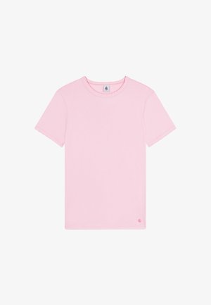 Roze T-shirt met korte mouwen van zachte katoen, met een ronde hals en een klein logo aan de zoom. Gladde textuur met een eenvoudige ontwerp.