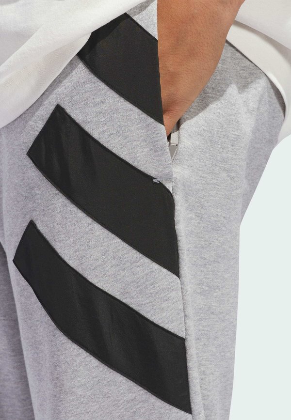 ANTHONY EDWARDS FOUNDATION FLEECE LOOSE - Tracksuit bottoms3