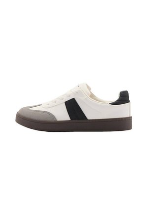 Trainers - grey