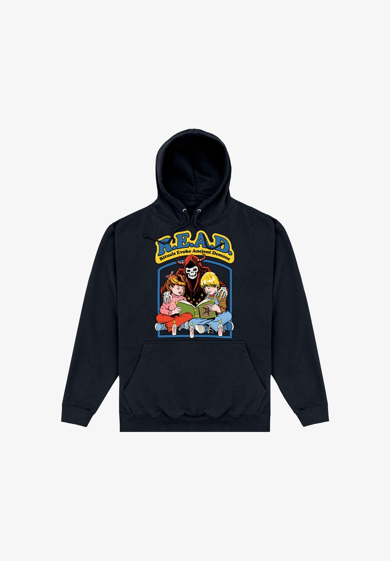 Sudadera negra con un gráfico que presenta el texto "R.E.A.D. Rituals Evoke Ancient Demons", que representa a dos niños y una figura esquelética.