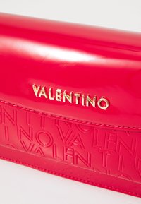 Valentino Bags GERANIUM - Τσάντα χειρός - rosso