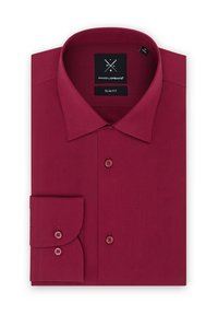 Koszula slim-fit w głębokim burgundzie, wykonana z gładkiego materiału. Posiada ostre kołnierz i mankiety z guzikami w kolorze pasującym do tkaniny. Widoczna metka.