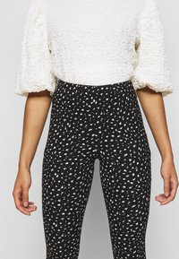 Topshop Petite Kalhoty - black