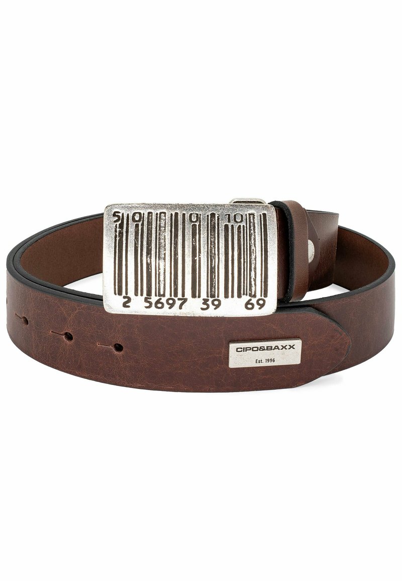 Brauner Ledergürtel mit einer silbernen Metallschnalle, die ein Barcode-Design aufweist. Der Gürtel hat sichtbare Nähte und mehrere Löcher zur Anpassung.