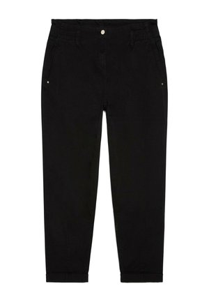 Zwarte rechte broek met omgeslagen zoom, voorsluiting met knoop en rits, riemlussen en twee zijzakken met metalen klinknageldetails.