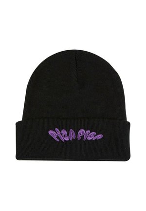 Beanie nera in maglia con risvolto. Presenta un testo ricamato in viola che recita 'PILA PILA' sulla parte anteriore. Tessuto morbido e materiale elastico.