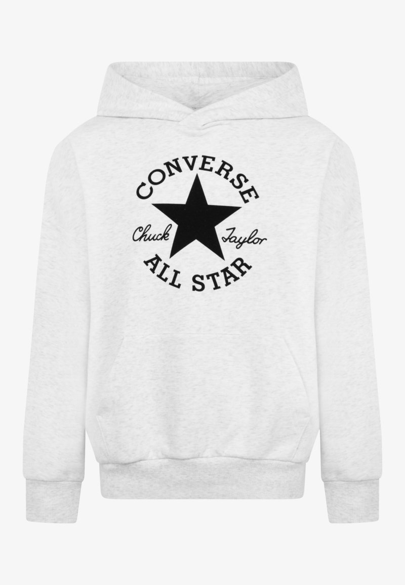 Hvit fleece hettegenser med frontlomme, svart sirkulært logo med en stjerne og teksten "Converse Chuck Taylor All Star."