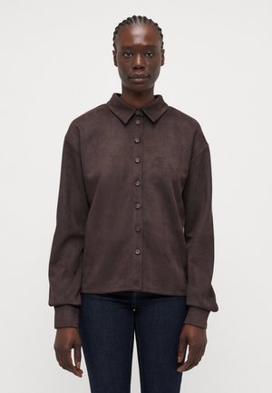 ONLRINEA BUTTON SHIRT - Button-down blouse - chocolate torte