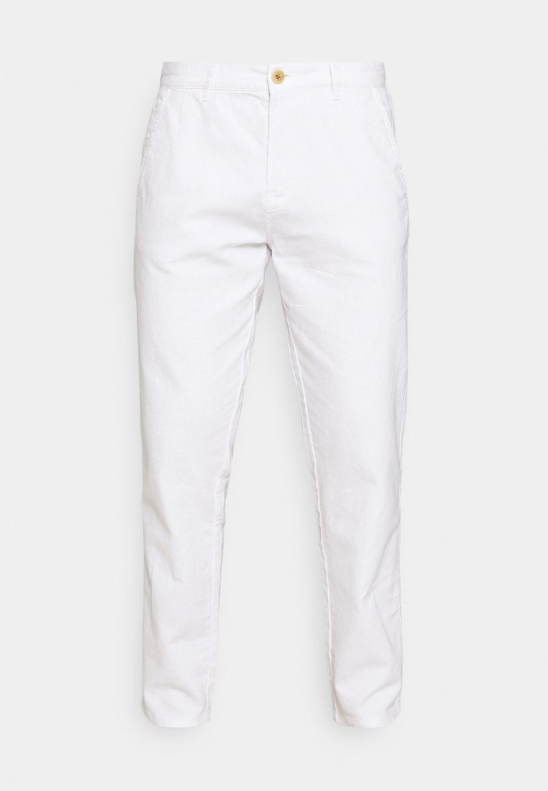 Pantalon en lin blanc à jambes droites, fermeture à boutons et poches latérales. Texture lisse et tissu léger adapté aux temps chauds.