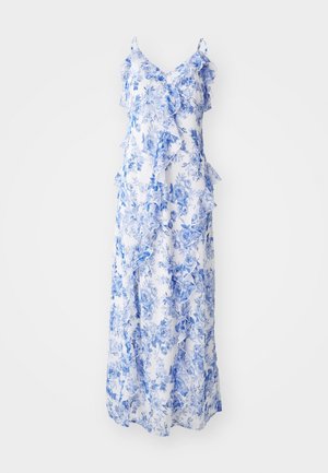 Maxi-jurk van lichtgewicht stof met blauwe bloemenpatronen op een witte achtergrond, voorzien van ruches en dunne schouderbandjes.