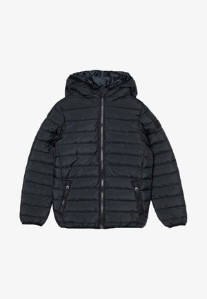 Černá péřová bunda s kapucí, vybavená zipovým uzávěrem, horizontálním prošíváním, dvěma bočními kapsami a hladkým podšívkou.