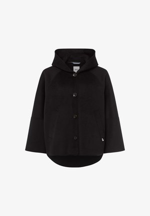 Zwarte hoodie met een ontspannen pasvorm, voorzien van een knoopsluiting, zijzakken en een zacht gestructureerde stof. Ronde zoom, minimalistisch ontwerp.