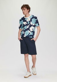 QS Pantalones deportivos - tiefblau