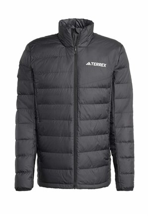 Crna puf jakna s visokim ovratnikom, dukserica dizajn, prednji patentni zatvarač i TERREX logo na lijevoj strani prsa. Izdržljiv materijal, lagana.
