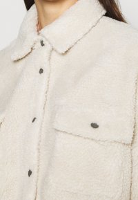 Noisy May Bomberjacka - off-white