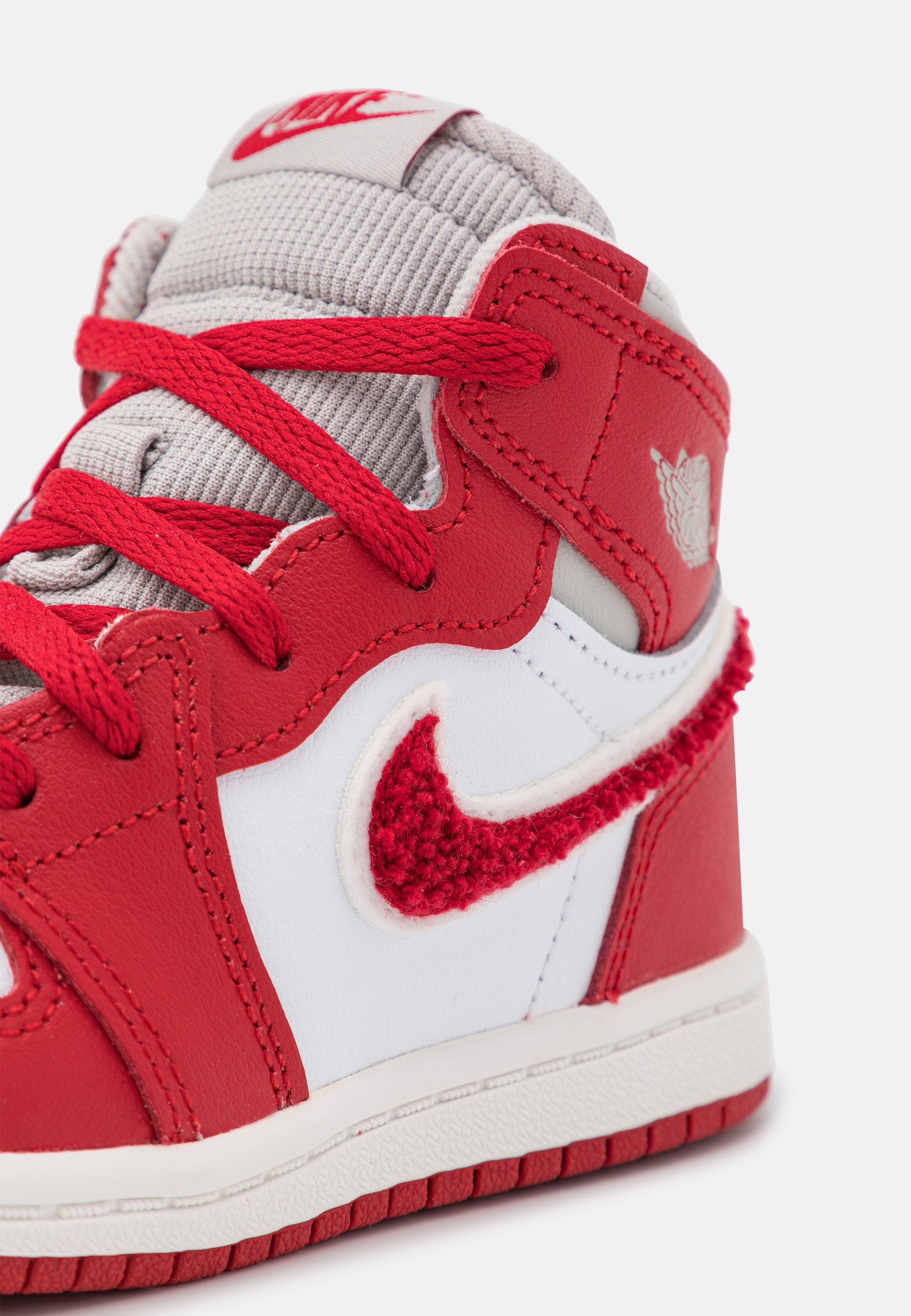 Jordan 1 RETRO HIGH - Basketbalschoenen - light iron ore/varsity  red/sail/lichtgrijs - Zalando.be