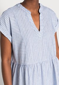Esprit Vestido informal - off-white