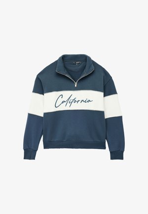 Granatowy sweatshirt z ćwierć zamkiem i wysokim kołnierzem. Biała linia z napisem "California" stylizowanym pismem kursywą na klatce piersiowej. Miękka faktura.