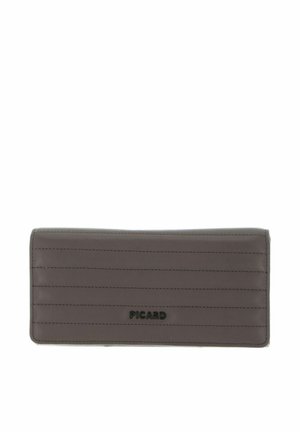 Portefeuille en cuir gris avec texture côtelée, comportant un logo noir "PICARD" en bas. Forme rectangulaire avec des coutures apparentes.