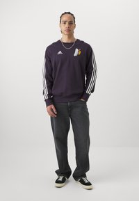 adidas Performance REAL MADRID DNA SWEATER 2 - Klubu apģērbs - aurora black