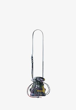 Többszínű húzózsinóros táska texturált felülettel és graffitistílusú mintával. Hosszú állítható pánttal és logóval rendelkezik.