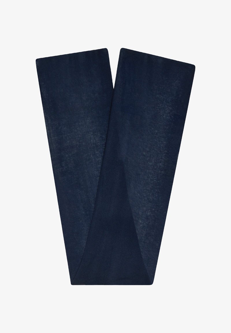 Granatowy szalik wykonany z miękkiego materiału, charakteryzujący się gładką fakturą i prostokątnym kształtem z zwężanymi końcami. Bez widocznych wzorów ani elementów metalowych.