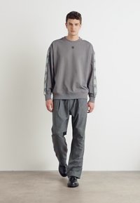HUGO DUSTRIP - Mikina - open grey