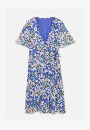 Vero Moda Curve, MEHRLAGIGES KLEID VMCZILLE MIDIKLEID - Denní šaty - dazzling blue