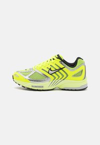 Nike Sportswear Sneakers - neon green