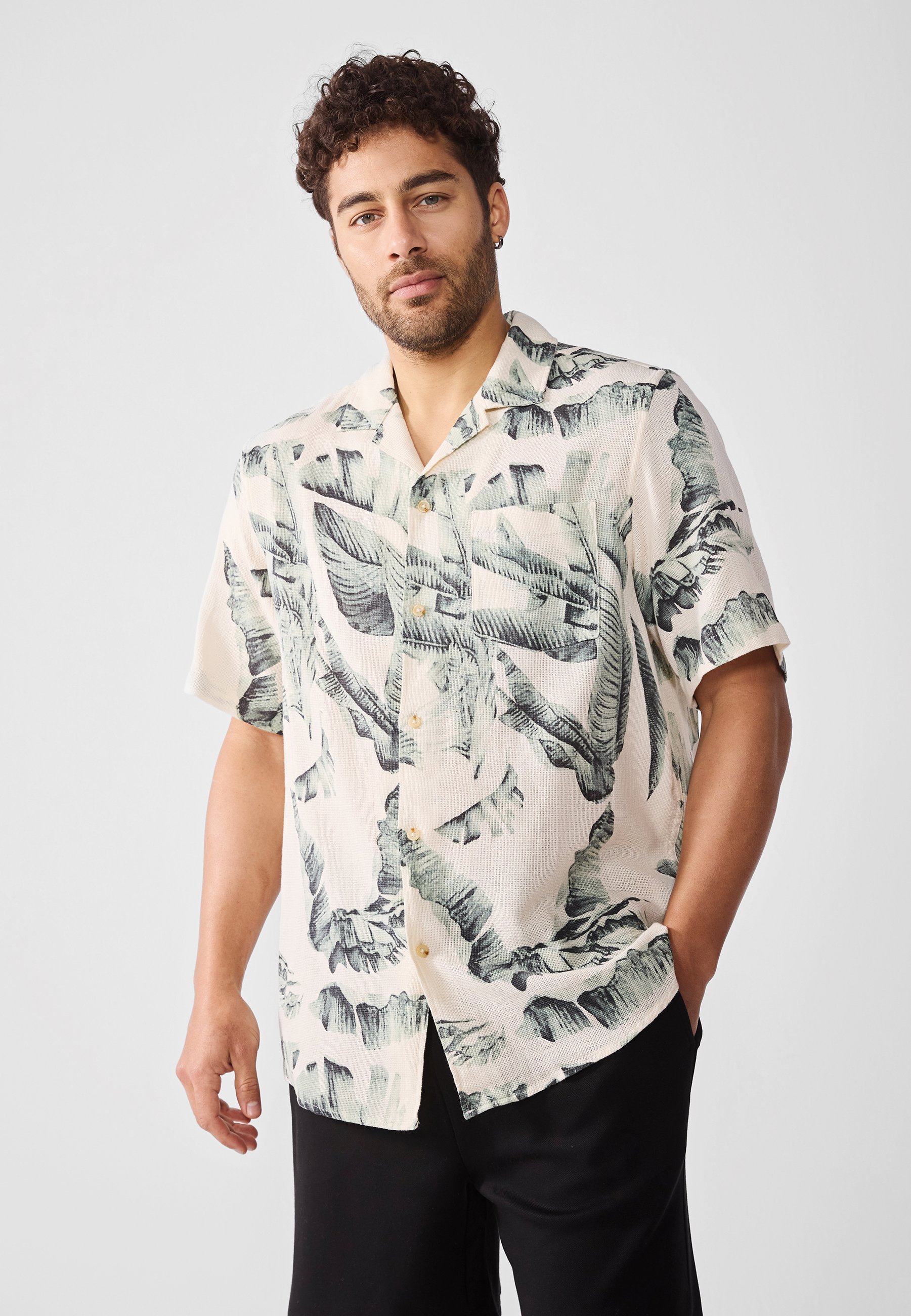 Pier One Shirt - beige/green/beige - Zalando.co.uk