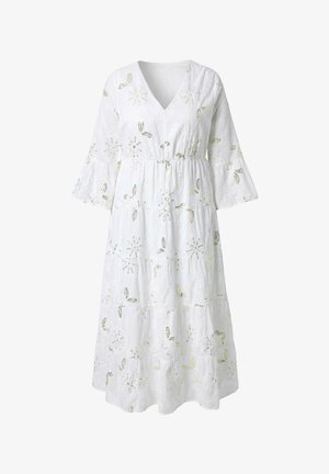 Robe midi blanche avec col en V, manches cloche 3/4, taille élastique et broderies florales découpées sur tout le tissu.
