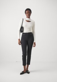 Elisabetta Franchi WOMENS PANTS - Nadrágok - nero